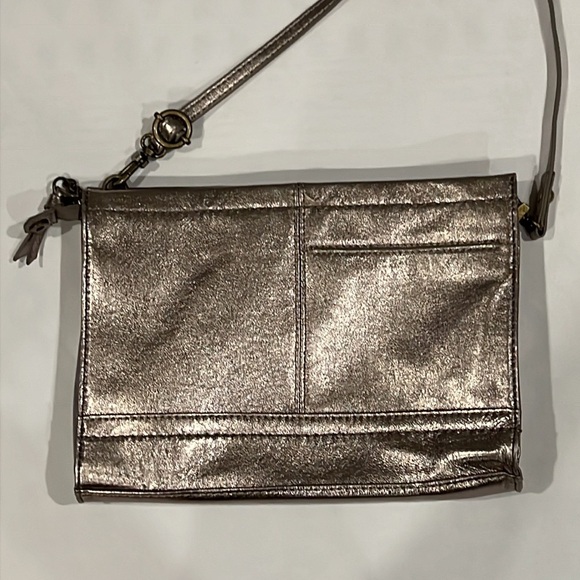 The Sak Silver Metallic Crossbody Bag Adjustable Strap Inside Outside Pockets - Picture 4 of 10